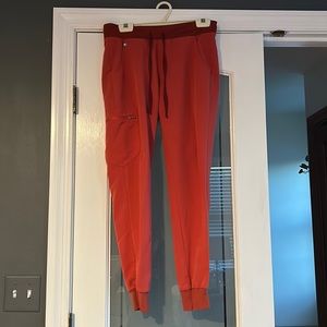 Figs Women’s Zamora - Jogger Scrub Pants in color Clay